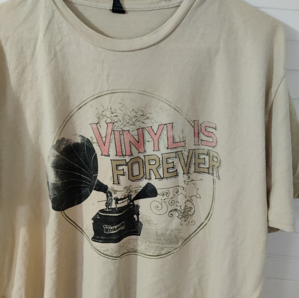 Vinyl is Forever T-Shirt Vintage Style - Picture 3 of 5